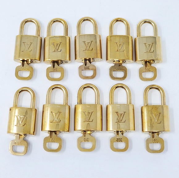 Louis Vuitton Accessories - 100% Auth Louis Vuitton 1 Lock & 1 Key Excellent